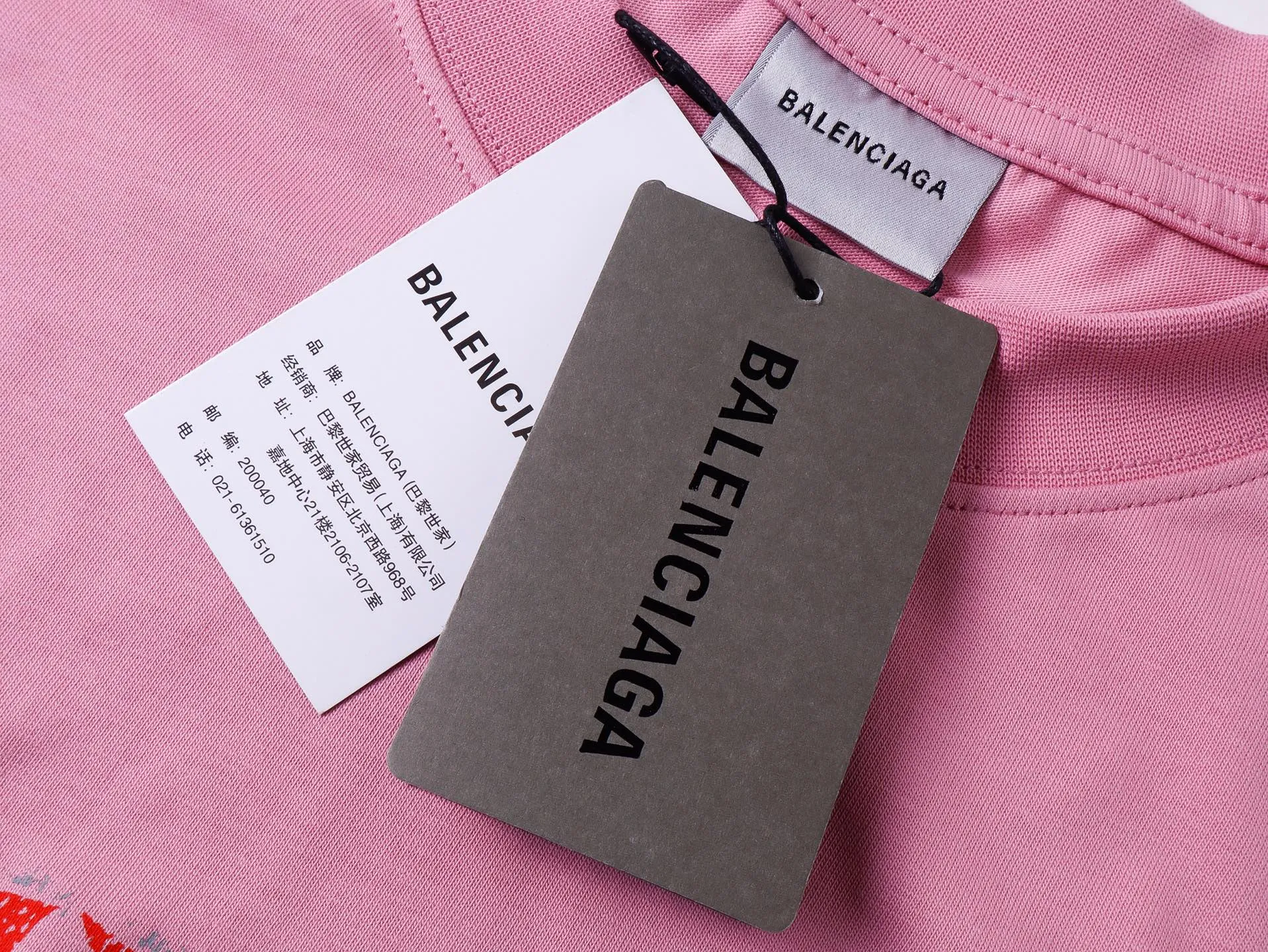 【 . Quality】BALENCI*GA/ .SS 26 New Arrival 。 T 。 . Authentic 。 ！ ZP 。 260 ， . ， ， 。 。 ， 。 OS . Same Style ：BL 263781 ：Black White Pink Gray Size：XS S M L